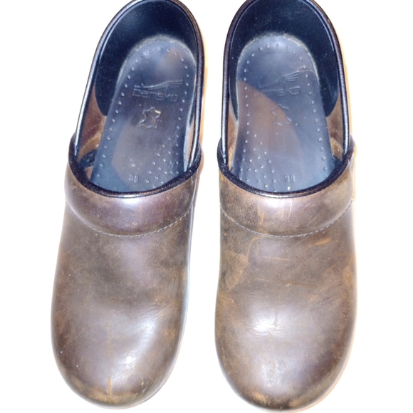 🔥CLOSING SALE DANSKO BROWN DISTRESSED Clogs sz38 - Picture 9 of 10